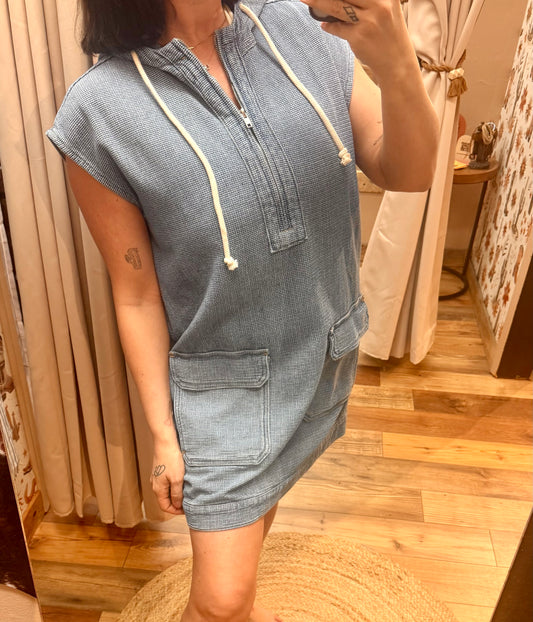 Easygoing hooded dress