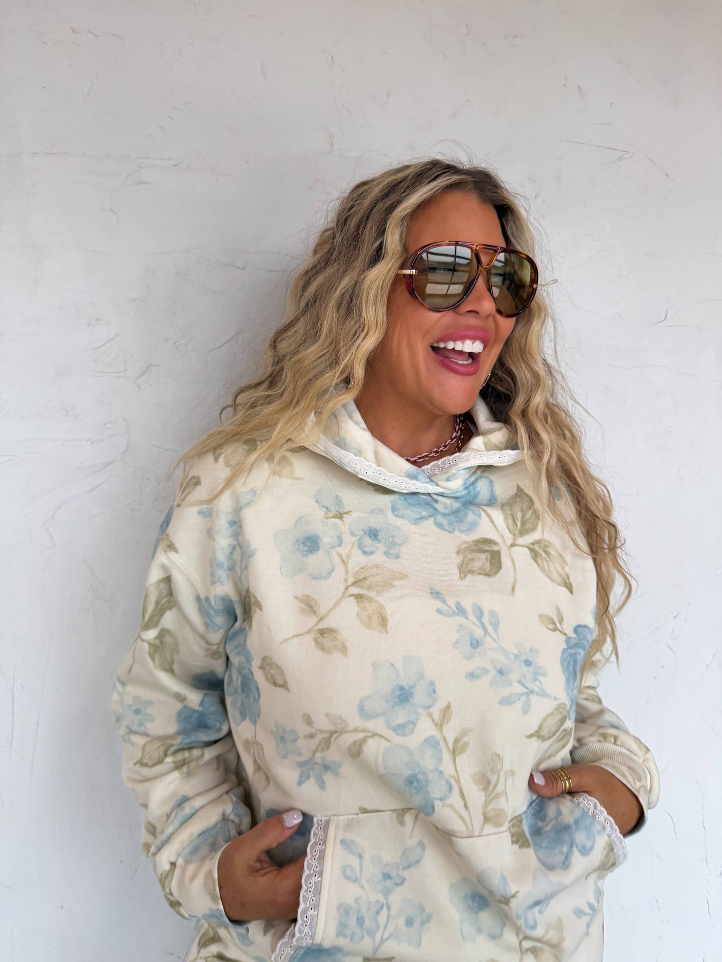 LILA LACE HOODED PULLOVER