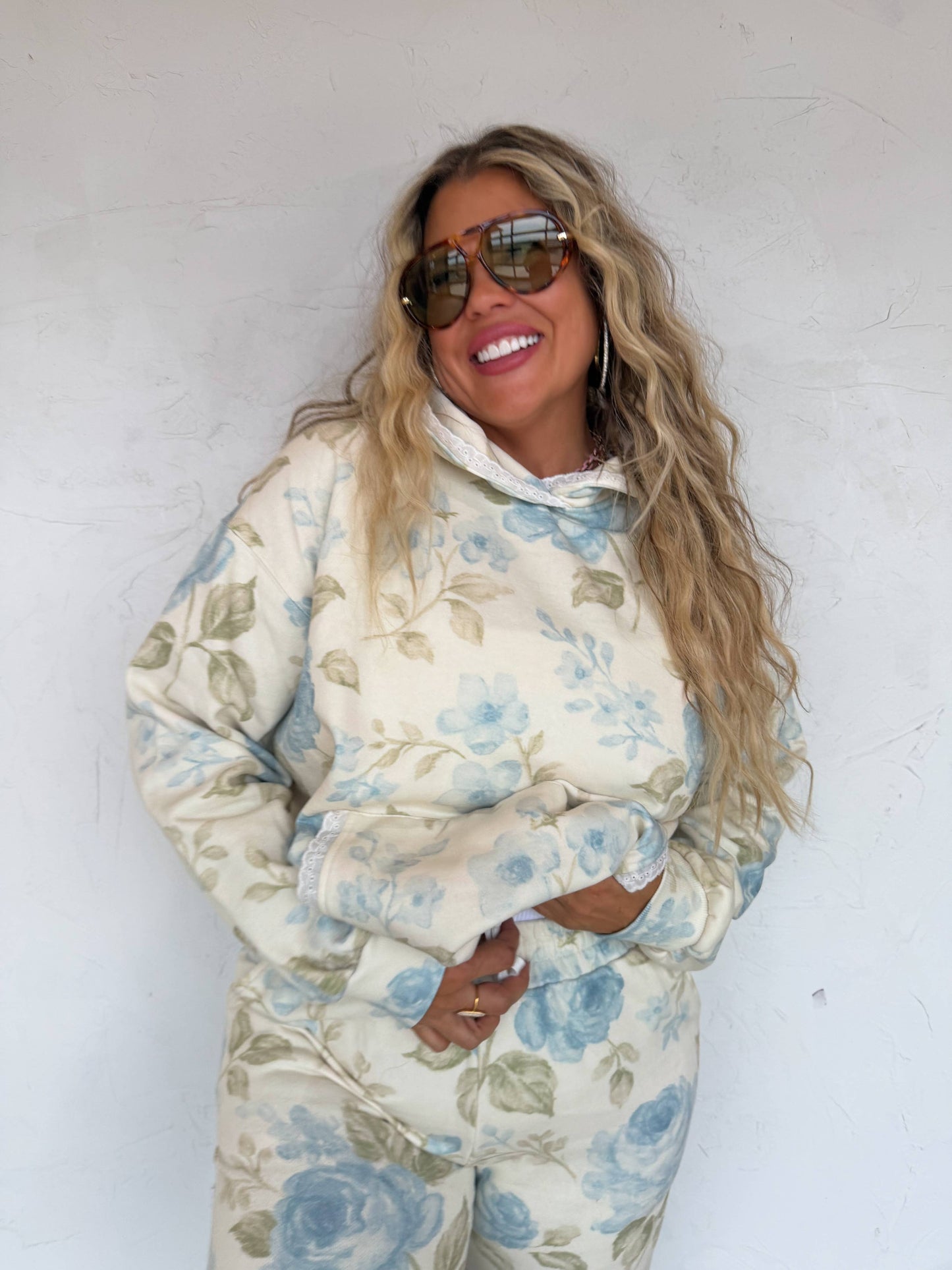 LILA LACE HOODED PULLOVER