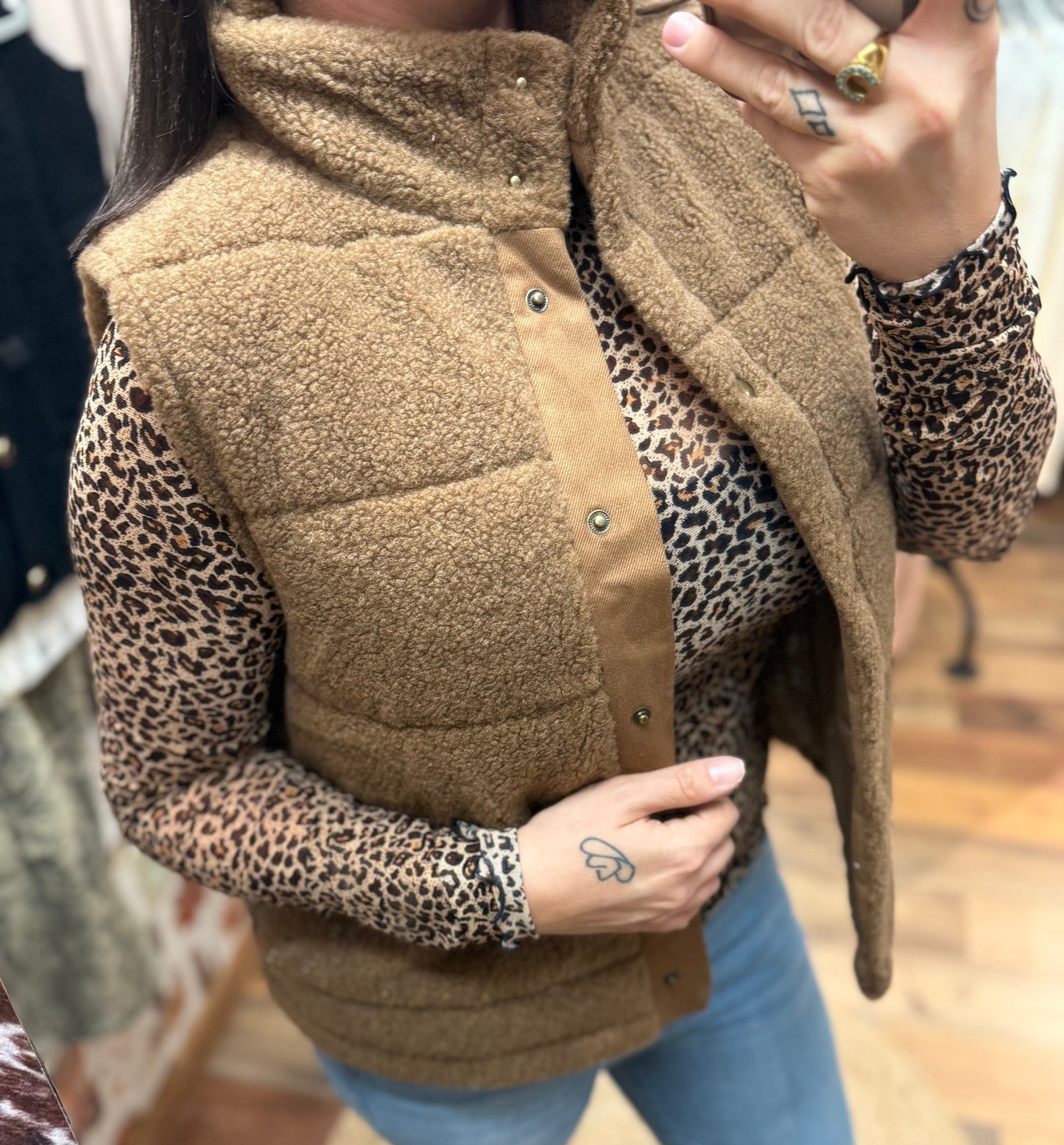 Leopard mesh